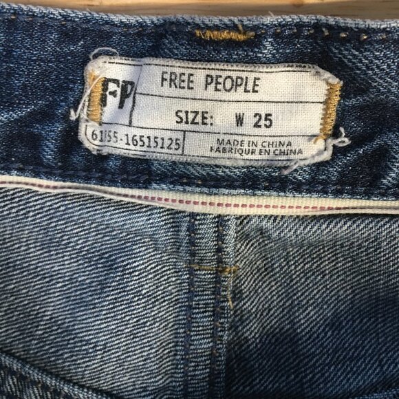 Free people button fly denim shorts size 25 - Picture 6 of 7